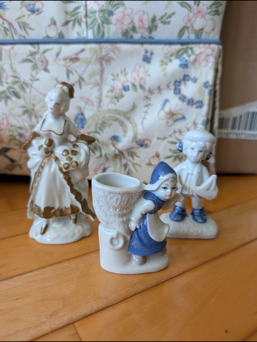 Lit Of Vintage Figurines